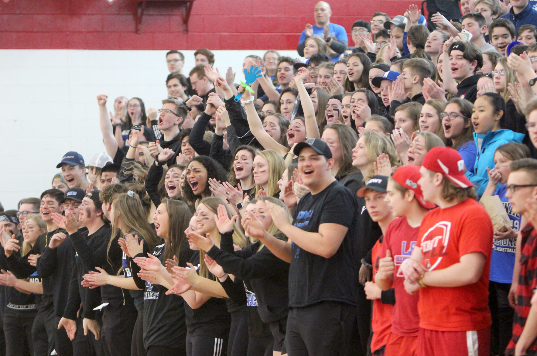 McDonell boys basketball vs Luck at Chi-Hi 3-9-19